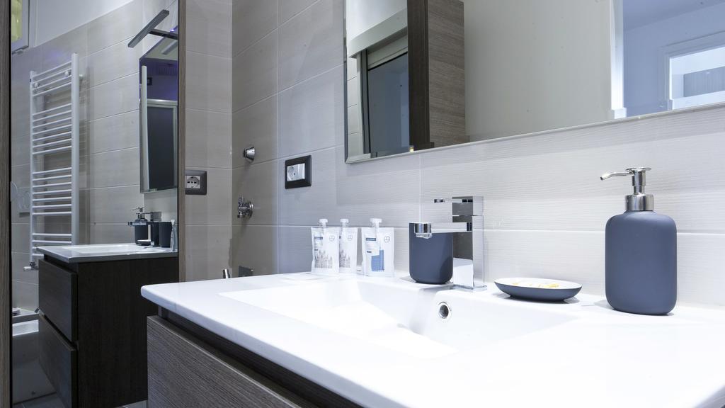 Italianway-Piazza Firenze Apartment มิลาน ภายนอก รูปภาพ